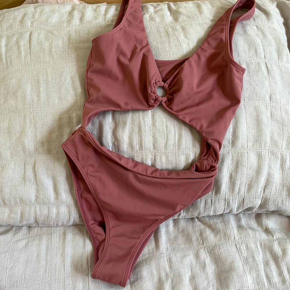 One piece bathing suit